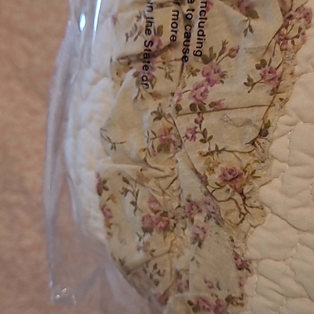 NWT Alicia Queen 100% cotton quilt creams, greens & rose colors Sz queen - Picture 6 of 10